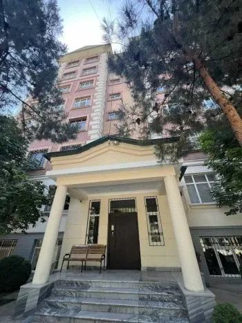 180 м², 4-комн. квартира, 6/8-2