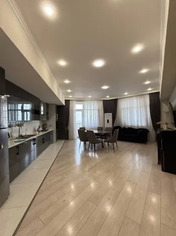 160 м², 5-комн. квартира, 8/9-0