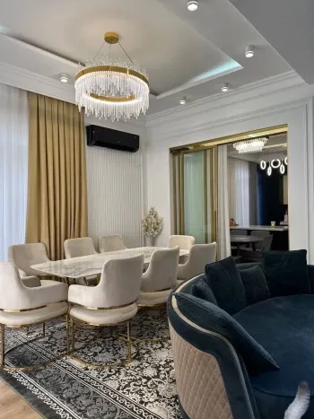 184 м², 5-комн. квартира, 8/9-1