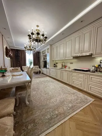 90 м², 3-комн. квартира, 4/9-3