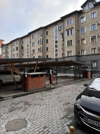 187 м², 5-комн. квартира, 3/8-1