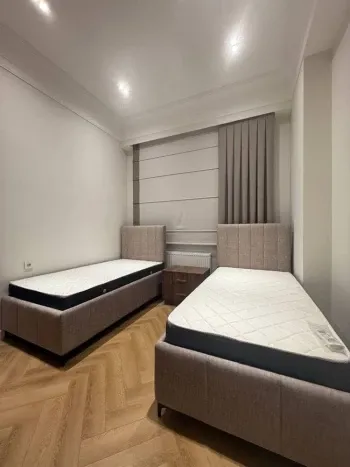 91 м², 3-комн. квартира, 2/8-3