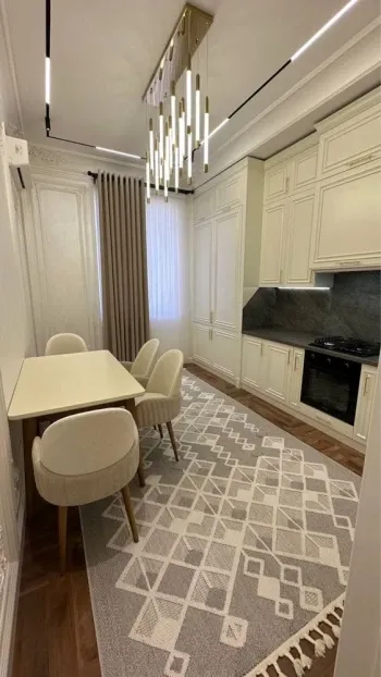 100 м², 4-комн. квартира, 8/10-3