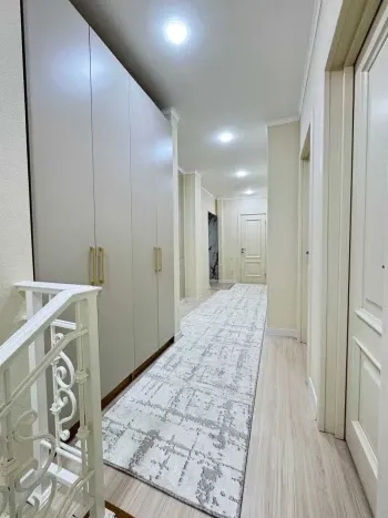 100 m², 4-xonali kvartira, 8/8-2