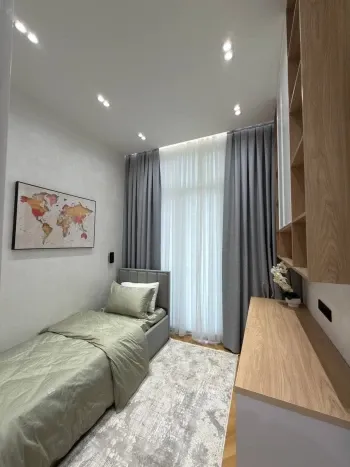 81 m², 4-xonali kvartira, 8/8-2