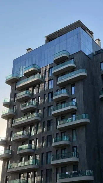 286 м², 5-комн. квартира, 8/8-3