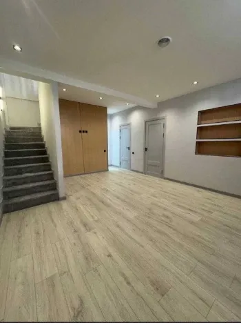 105 м², 3-комн. квартира, 0/10-0