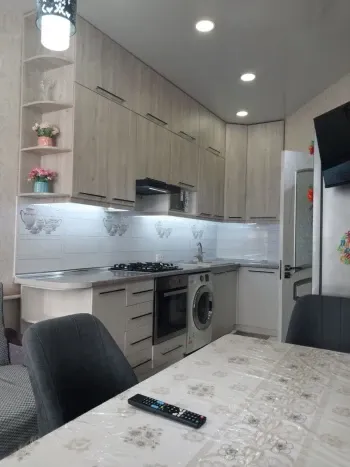90 м², 3-комн. квартира, 4/8-2