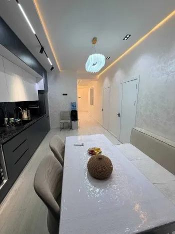 80 м², 3-комн. квартира, 8/10-1