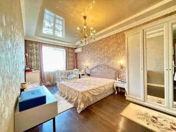 212 м², 4-комн. квартира, 5/8-2