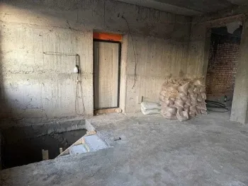 121 m², 4-xonali kvartira, 1/8-1