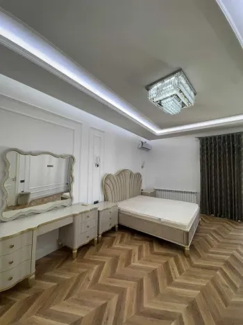 220 м², 5-комн. квартира, 10/10-2