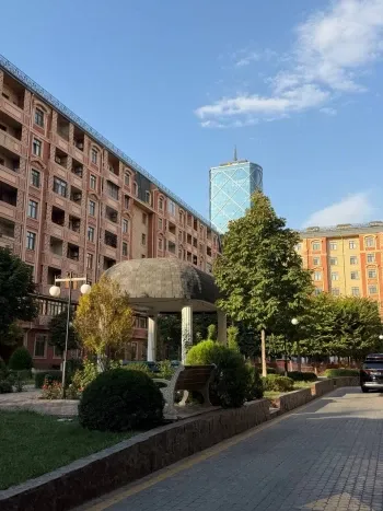 195 м², многокомнатная квартира, 1/8-0