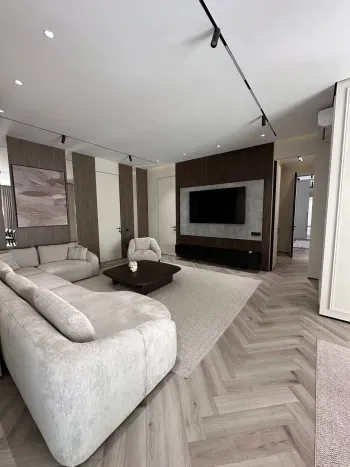 320 м², 5-комн. квартира, 7/8-0