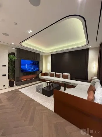 247 м², 4-комн. квартира, 16/16-0