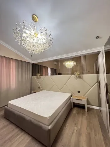 215 м², 4-комн. квартира, 5/5-2