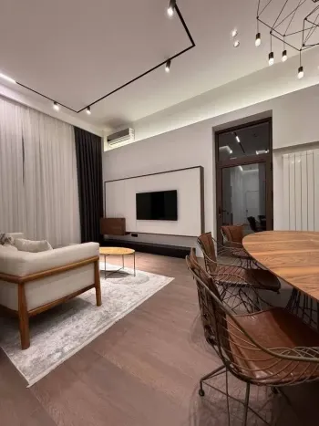 200 м², 3-комн. квартира, 7/7-2