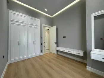 130 м², 2-комн. квартира, 2/10-3
