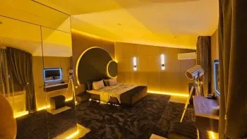 100 м², 3-комн. квартира, 10/10-0