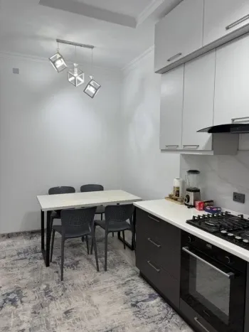 82 м², 3-комн. квартира, 3/6-1