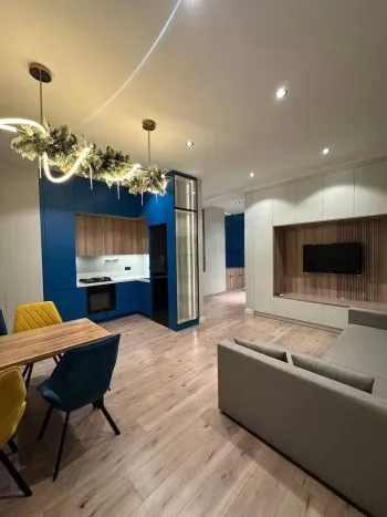 130 м², 2-комн. квартира, 5/6-3