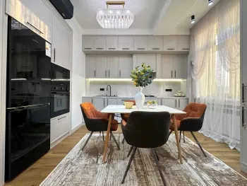 140 м², 4-комн. квартира, 8/9-3