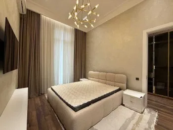 200 м², 5-комн. квартира, 1/10-3