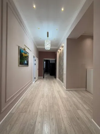130 м², 4-комн. квартира, 4/8-3