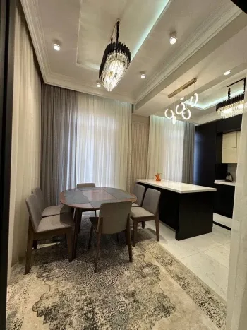 184 м², 5-комн. квартира, 8/9-3