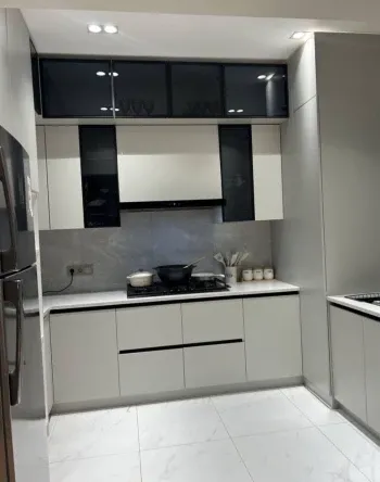 130 м², 3-комн. квартира, 3/12-1