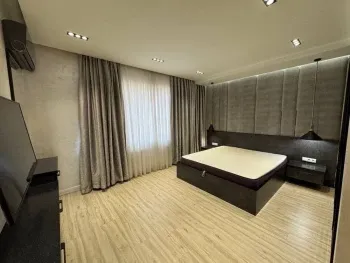 162 м², 4-комн. квартира, 4/10-2