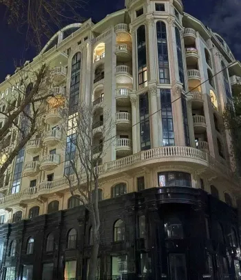 180 м², 5-комн. квартира, 8/11-1