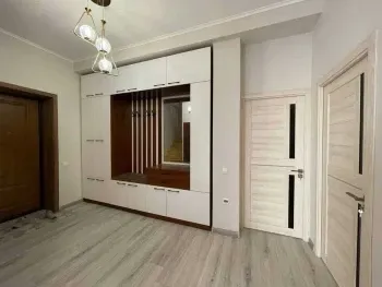 105 м², 4-комн. квартира, 8/8-0