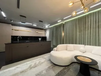 323 м², 5-комн. квартира, 4/10-2