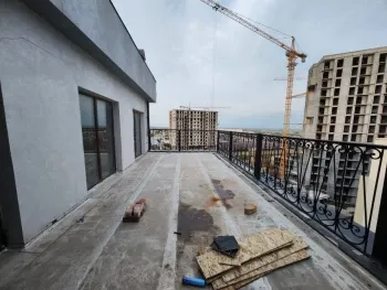 218 м², 5-комн. квартира, 8/9-2