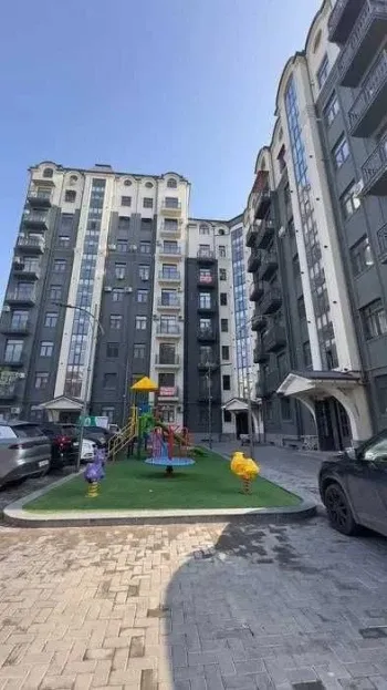 101 m², 3-xonali kvartira, 8/8-2