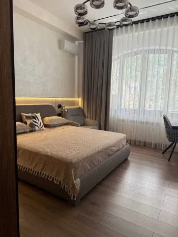 90 м², 3-комн. квартира, 3/10-0