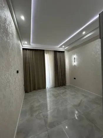 111 м², 3-комн. квартира, 3/12-2