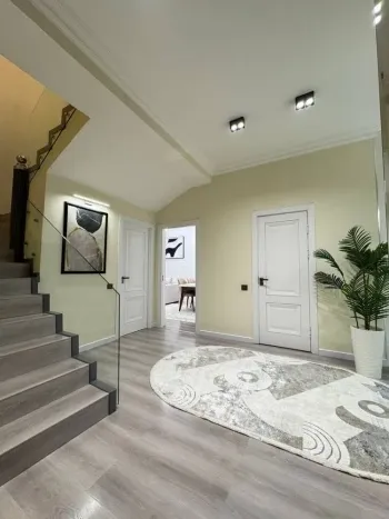 141 м², 4-комн. квартира, 7/8-2