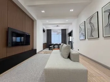 100 м², 3-комн. квартира, 9/9-0