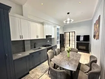130 м², 4-комн. квартира, 4/4-1