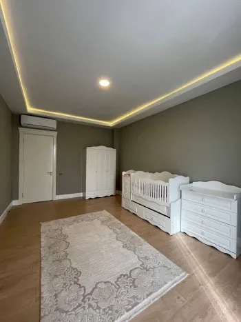 150 м², 4-комн. квартира, 5/7-3