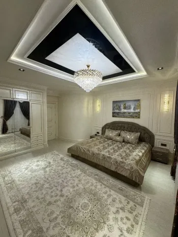 300 м², 5-комн. квартира, 7/8-1