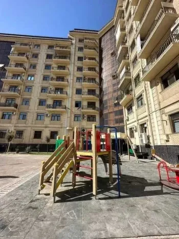 235 м², 4-комн. квартира, 2/9-3