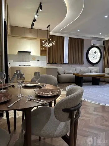 151 м², 5-комн. квартира, 10/11-1