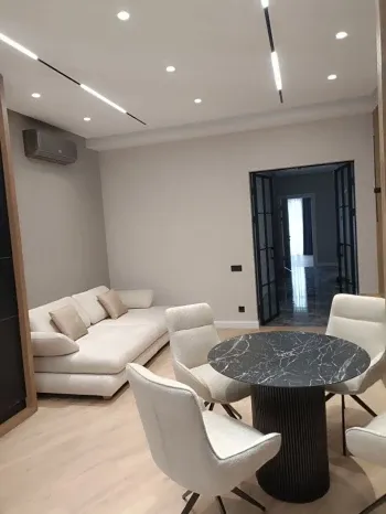 100 м², 3-комн. квартира, 4/9-2