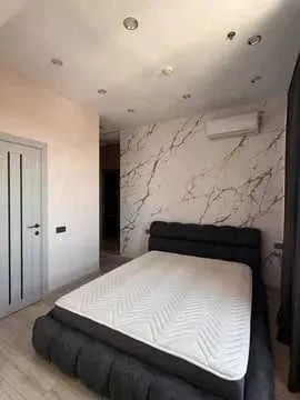 180 м², 3-комн. квартира, 18/25-3