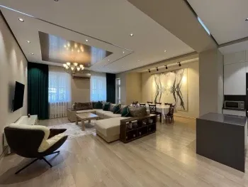 136 м², 3-комн. квартира, 4/8-1