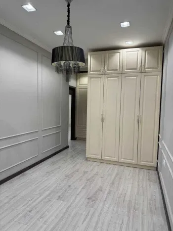 110 m², 3-xonali kvartira, 3/5-3
