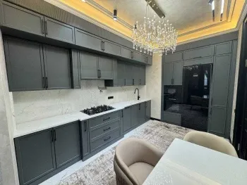 250 м², многокомнатная квартира, 8/8-2